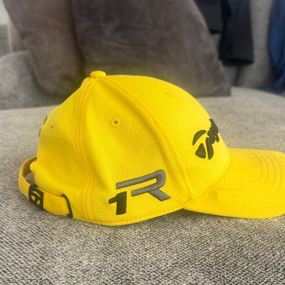 TaylorMade Bright Yellow Golf Cap - Picture 9 of 11